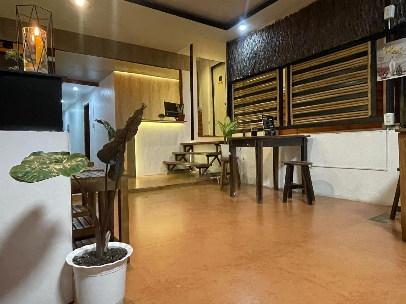 Trail Inn Puerto Princesa Eksteriør bilde